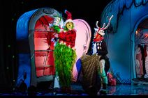 Dr. Seuss How the Grinch Stole Christmas: The Musical!