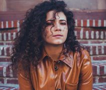 Amanda Barise SINGS!