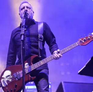 Peter Hook And The Light
