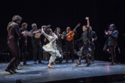 Entre Tú y Yo show poster