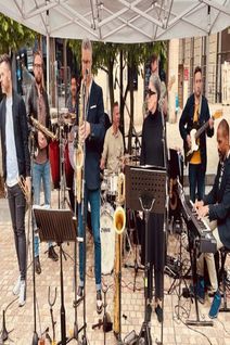 Live music at Leopold Square: Montuno and Dan Lowndes