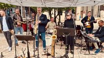 Live music at Leopold Square: Montuno and Danny Lowndes