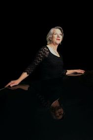 Lorraine Nygaard sings Spirit of the Season, Sat. Dec. 6th, 7 - 9 pm, at Esquimalt United Church show poster