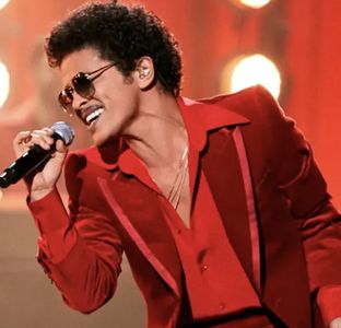 Bruno Mars, Raye & DJ Pee.Wee