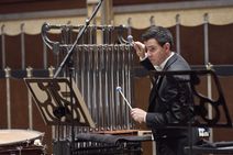 Tan Dun Conducts Tan Dun