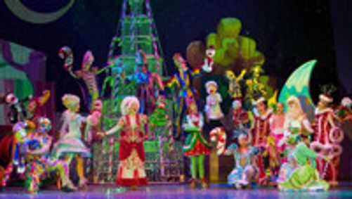 Cirque Dreams Holidaze show poster