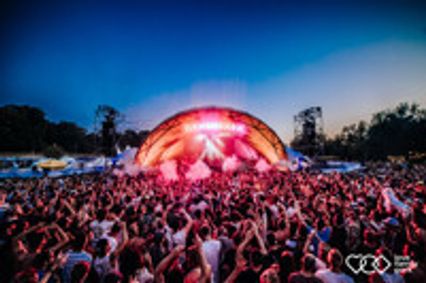 Love Family Park 2019 show poster