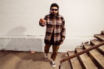 El Dusty Performing Live in Seattle