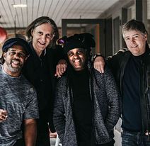 Béla Fleck and the Flecktones – Jingle All the Way