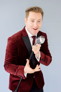 Swinging on a Star: Jared Bradshaw Sings Bing Crosby, Featuring the Music of the Andrews Sisters