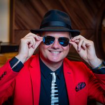 Ross The Piano Man & Friends