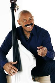 OSCAR D’LEÓN show poster