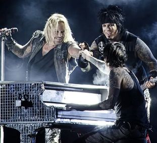 Mötley Crüe at Shoreline Amphitheatre show poster