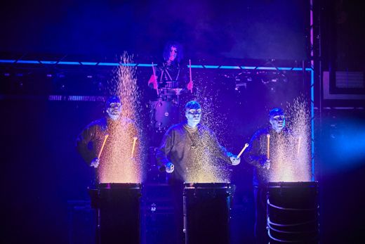 BLUE MAN GROUP