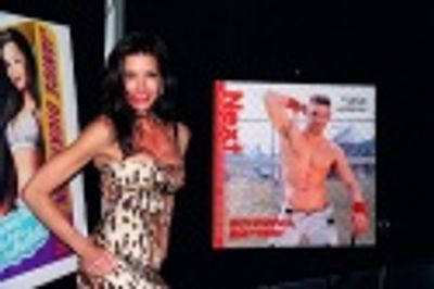 Janice Dickinson gets ready to celebrate! Photo