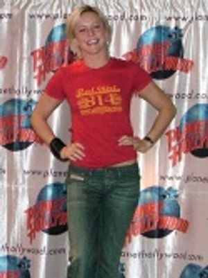 Nicole Snelson in red Photo