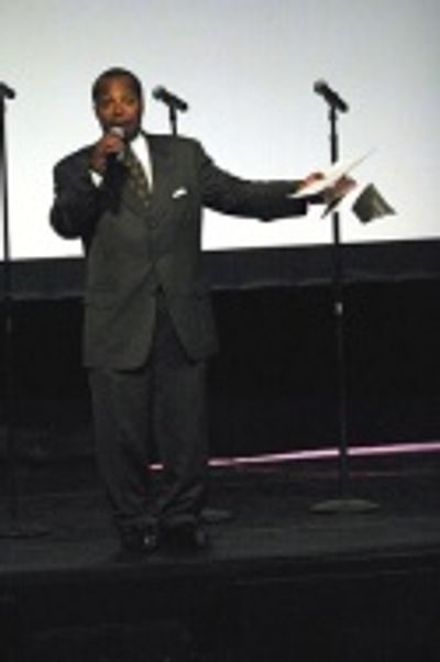 Billy Mitchell introduces the cast Photo