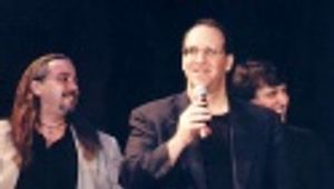 ...and dedicates the final song to those that are fighting overseas  Photo