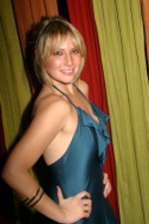 Ari Graynor Photo