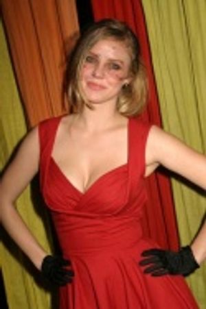 Kelli Garner Photo