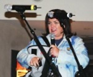 
Producer Rosie O'Donnell delighted the crowed with free buttons and other goodies Photo