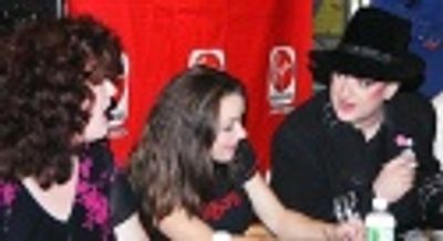 The signing table Photo