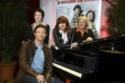 Hugh Jackman, Colleen Hewett, Angela Toohey and Chrissy Amplett Photo