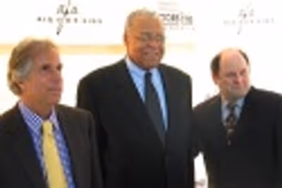 Henry Winkler, James Earl Jones and Jason Alexander pose for photos
 Photo
