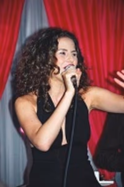Mandy opened the concert with
Jim Steinman's 'Tonight is
What it Means to be Young' Photo