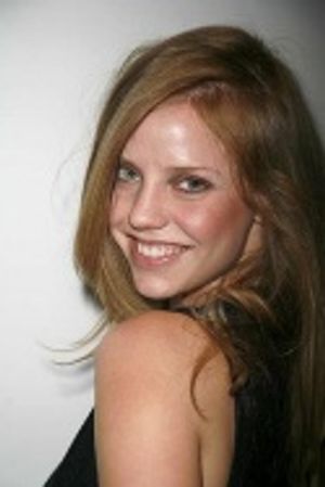 Kelli Garner Photo