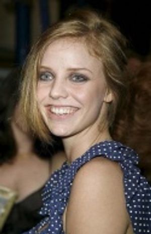 Kelli Garner Photo