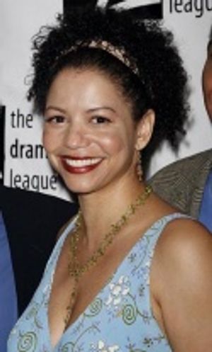 Gloria Reuben Photo