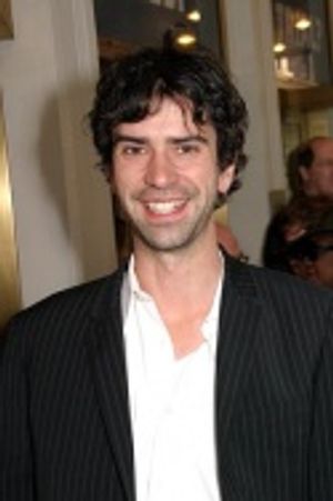 Hamish Linklater Photo