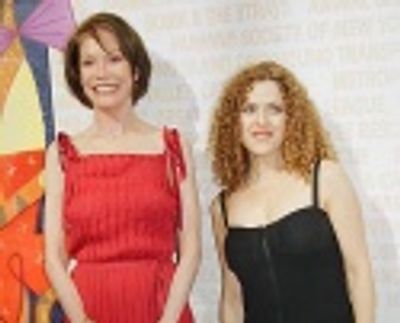 Co-Hosts Bernadette Peters and Mary Tyler Moore Photo
