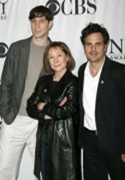 Pablo Schreiber, Zoe Wanamaker & Mark Ruffalo (AWAKE AND SING !) Photo