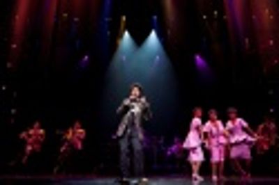 Chester Gregory and the cast of DREAMGIRLS Photo