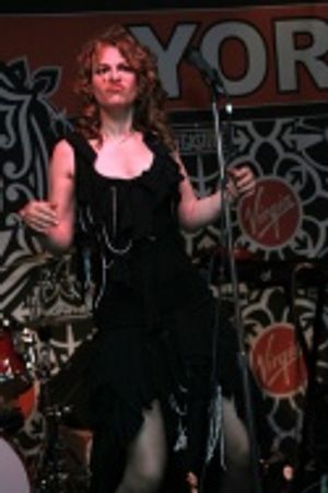 Sandra Bernhard Photo