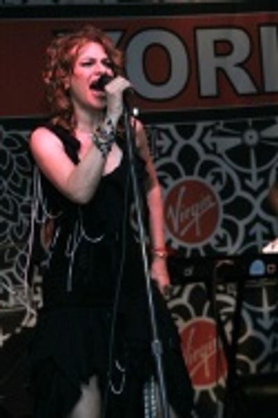 Sandra Bernhard Photo