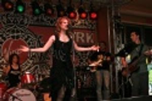 Sandra Bernhard Photo