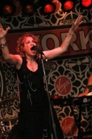 Sandra Bernhard Photo