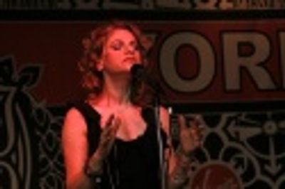 Sandra Bernhard Photo