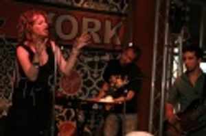 Sandra Bernhard Photo