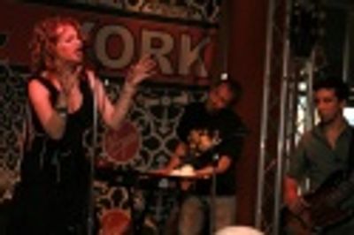 Sandra Bernhard Photo