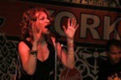 Sandra Bernhard Photo