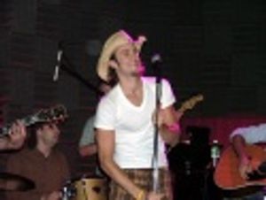 Gavin hits the stage... Photo