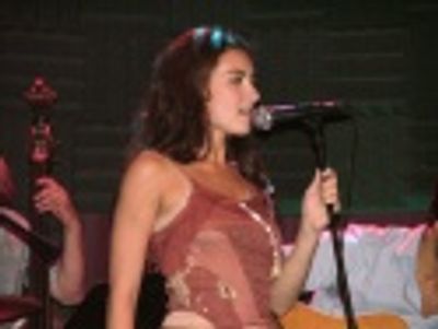 Laura joins Gavin on stage for the final song of the evening Photo