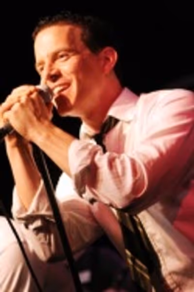 Christian Hoff sings "My Sharona" Photo