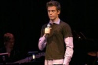 Barrett Foa
 Photo