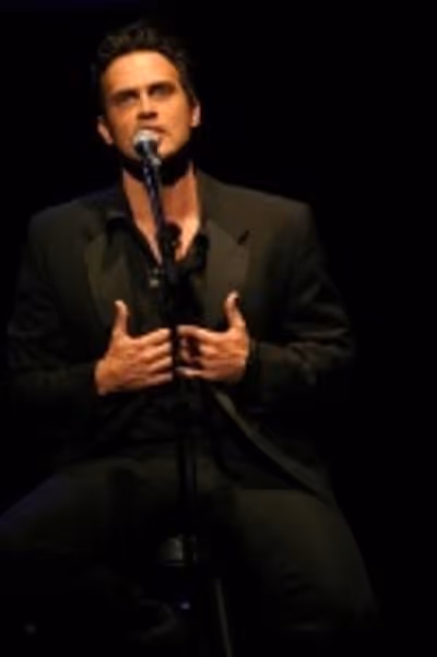 Cheyenne Jackson Photo