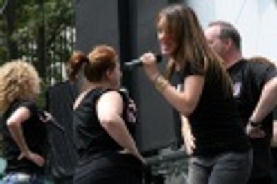 Haylie Duff and Hairspray cast members Photo